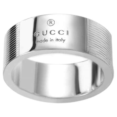 gucci silver band ring.